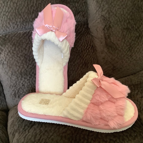 NEW Cozy Bowknot Fluffy Home Slippers for Women, Size 8 - Picture 7 of 10